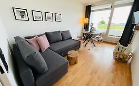 Apartment Waterkant Am Deich Mit Pool Fuer 2-4 Personen